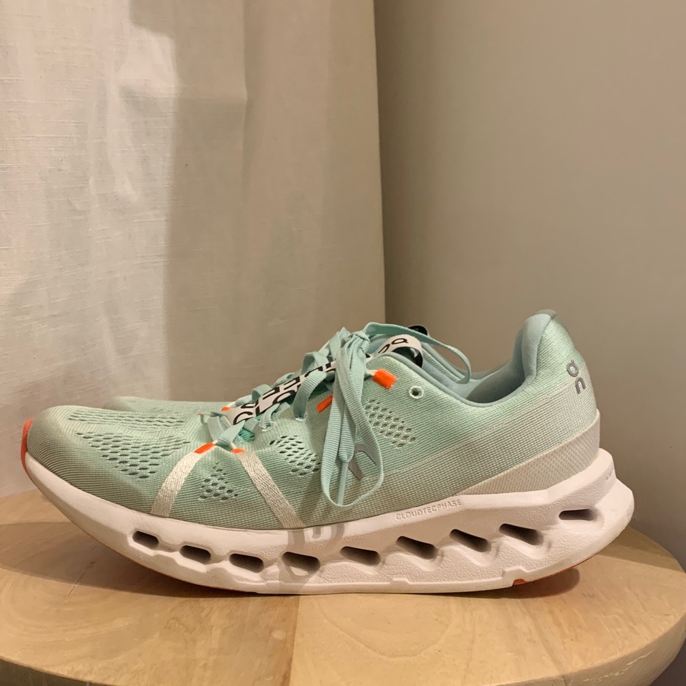 On Cloudsurfer running shoes Mint Women’s‎ size 11